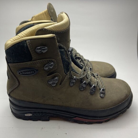 Lowa Men's 9 US (42EU) Brown Leather Hiking Boots Vibram Soles Germany made - Picture 1 of 14